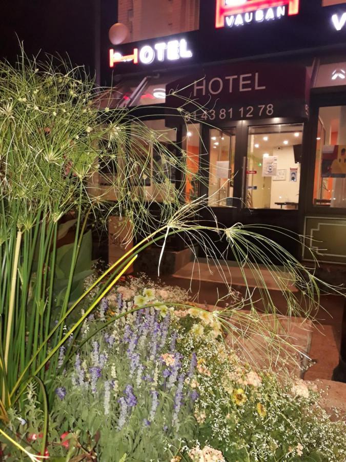 Hotel Vauban Livry Gargan Bagian luar foto